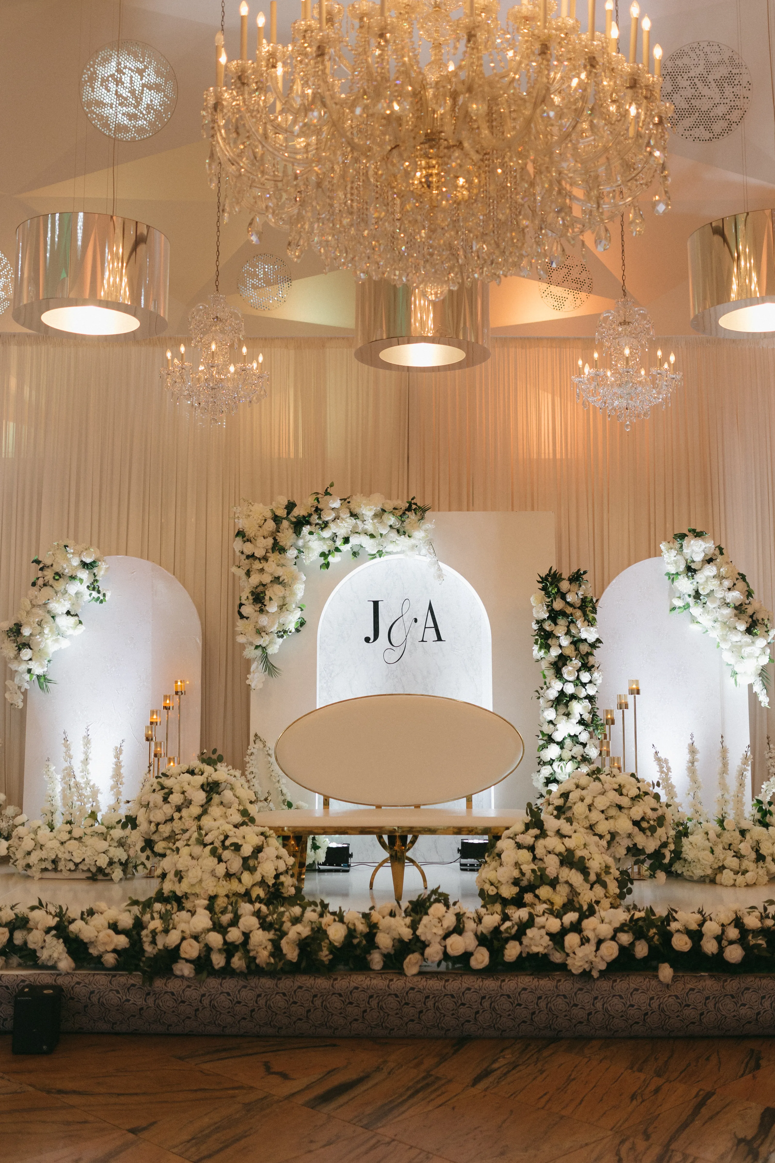 Wedding Decor Planning Timeline: What to Book and When